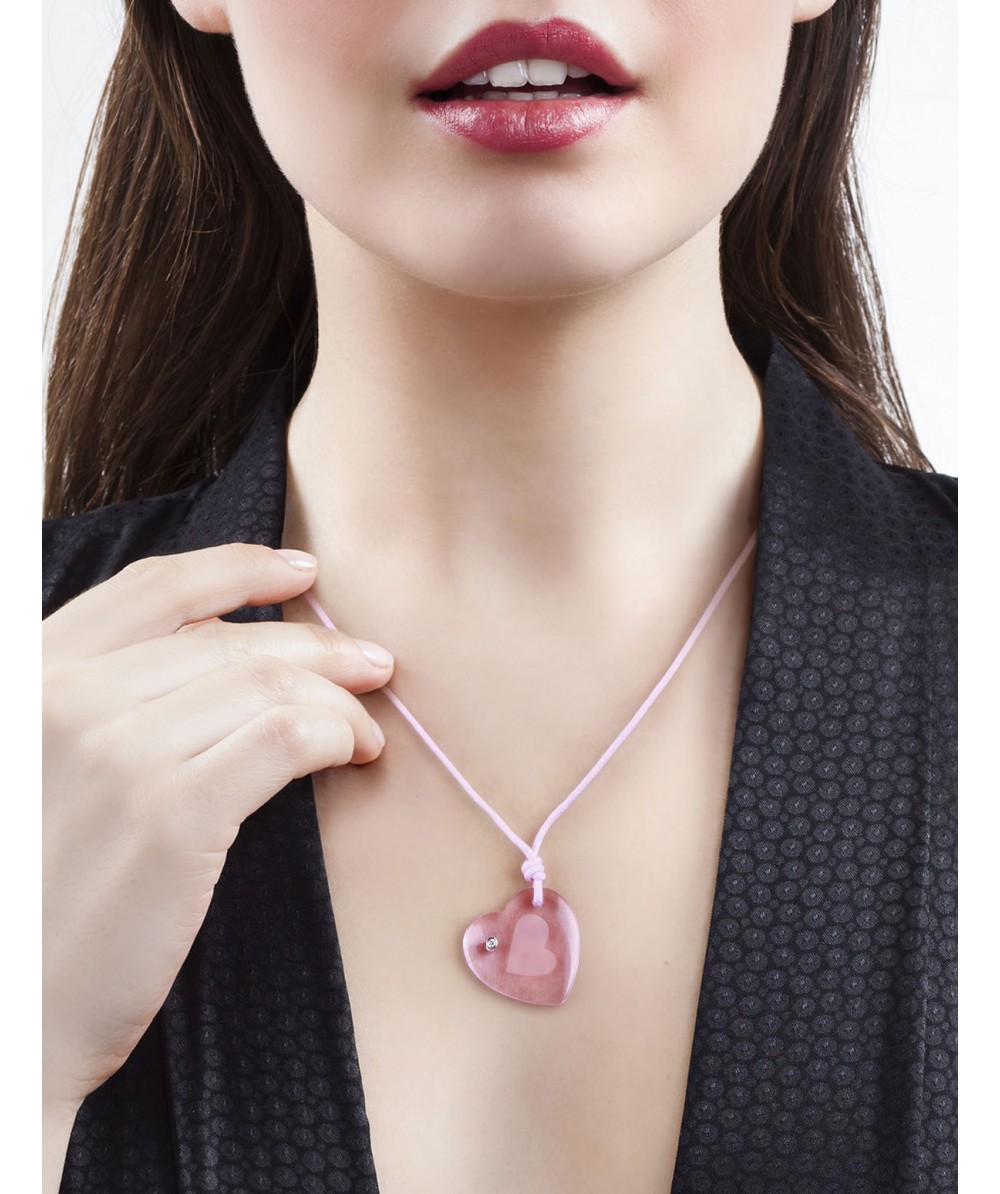 Collar de macrame con colgante corazon de cristal rosa - Regalanda